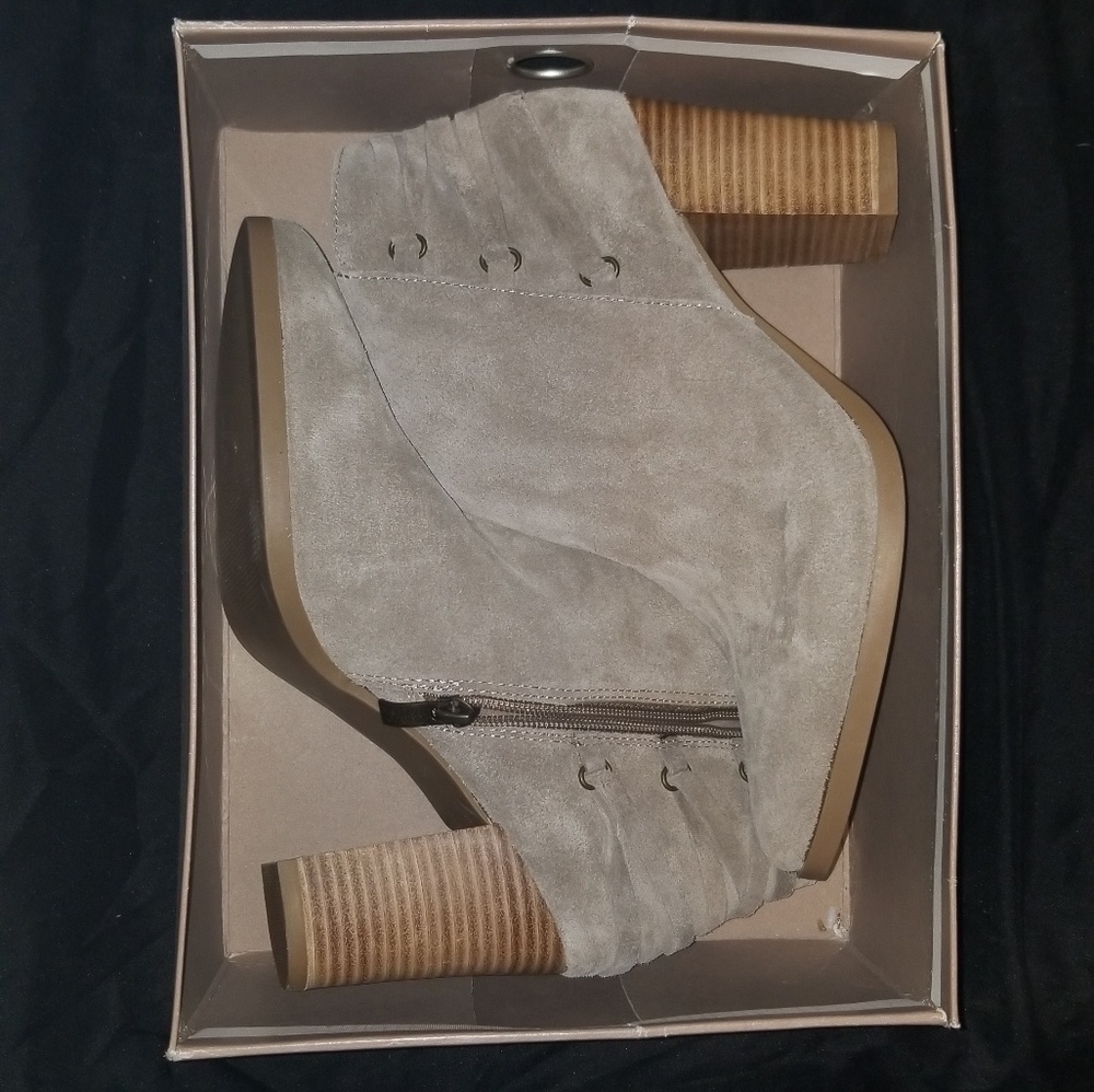 Franco Fortini Booties